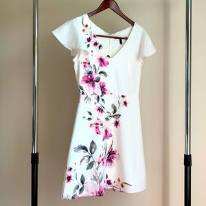 White House Black Market (size 2) flutter sleeve floral dress